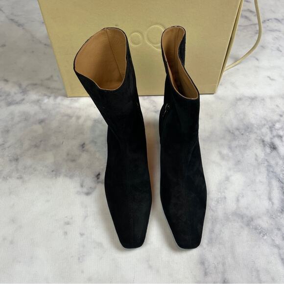 LoQ Silvia Black Suede Low Heel Ankle Boots NWB Pointed Toe Sz 39 - Picture 2 of 9
